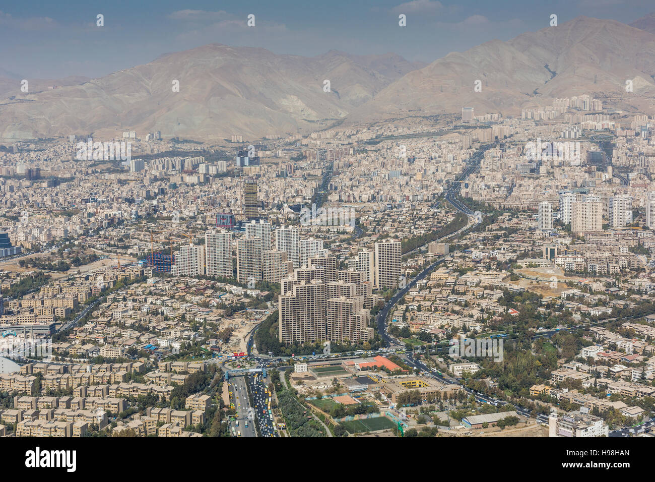 Vista di Tehran dalla torre Azadi - Iran Foto Stock