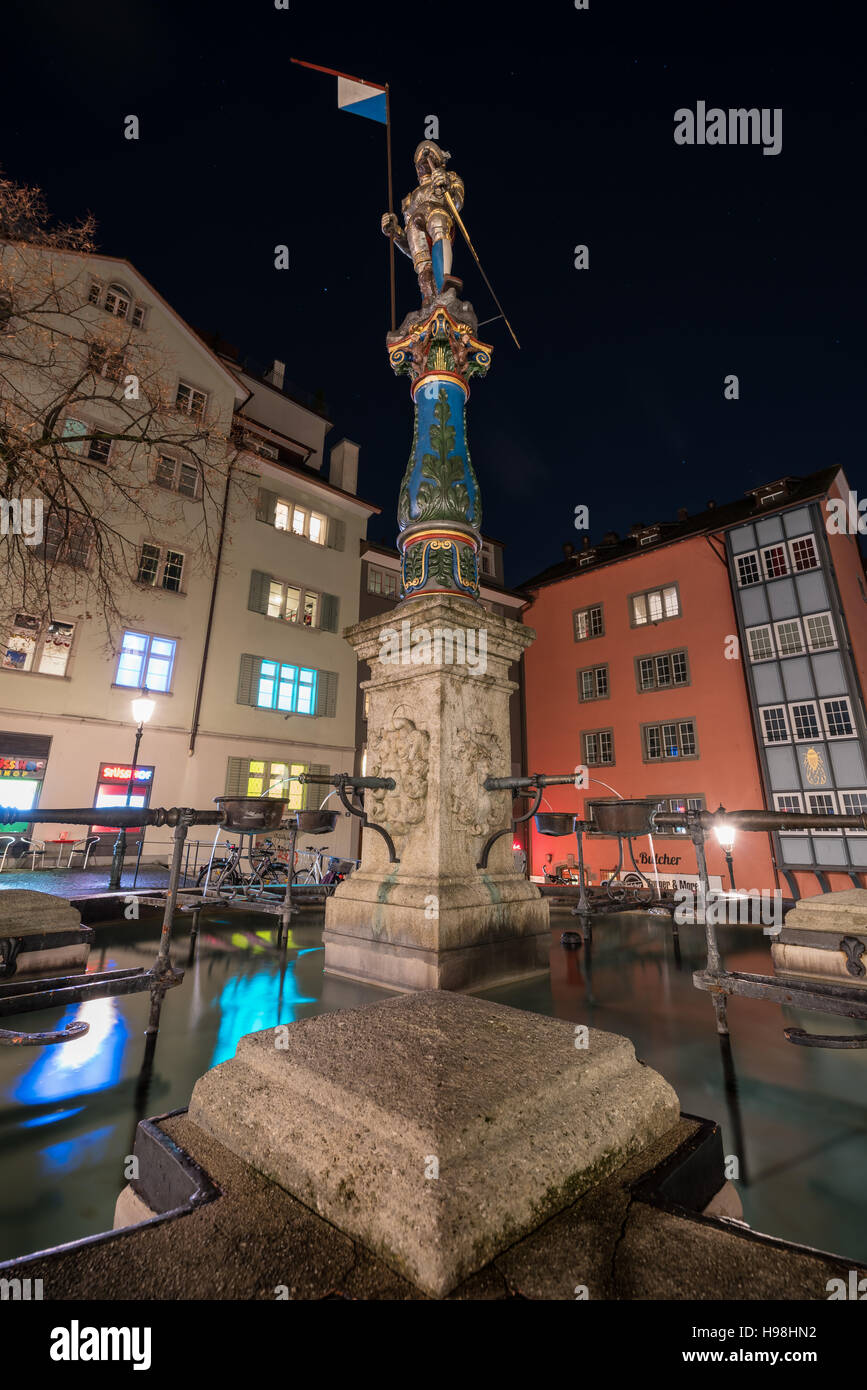 Una fontana a Zurigo, Svizzera, Europa Foto Stock