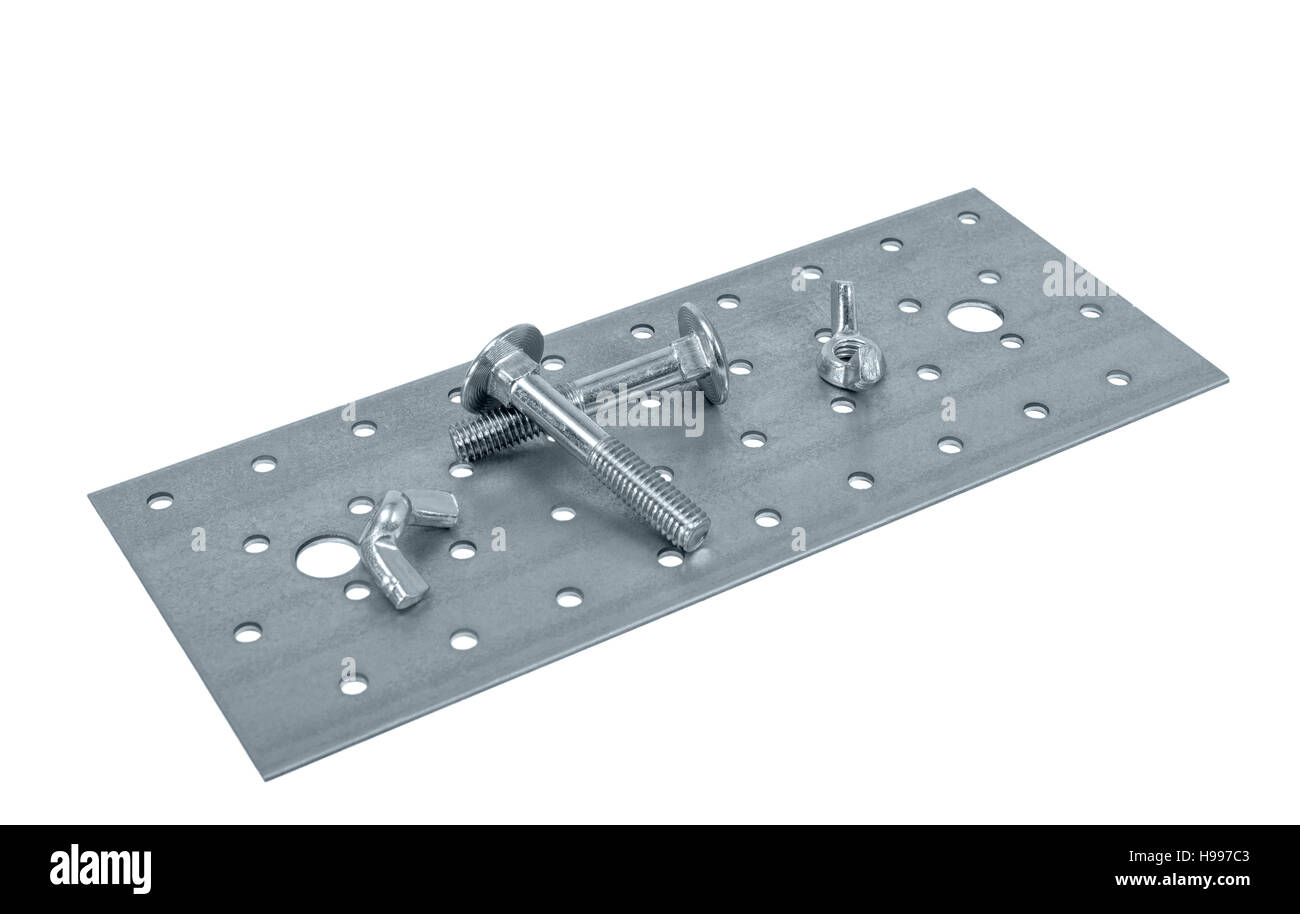Piastra metallica traforata mobili la vite e i dadi isolati su sfondo bianco Foto Stock