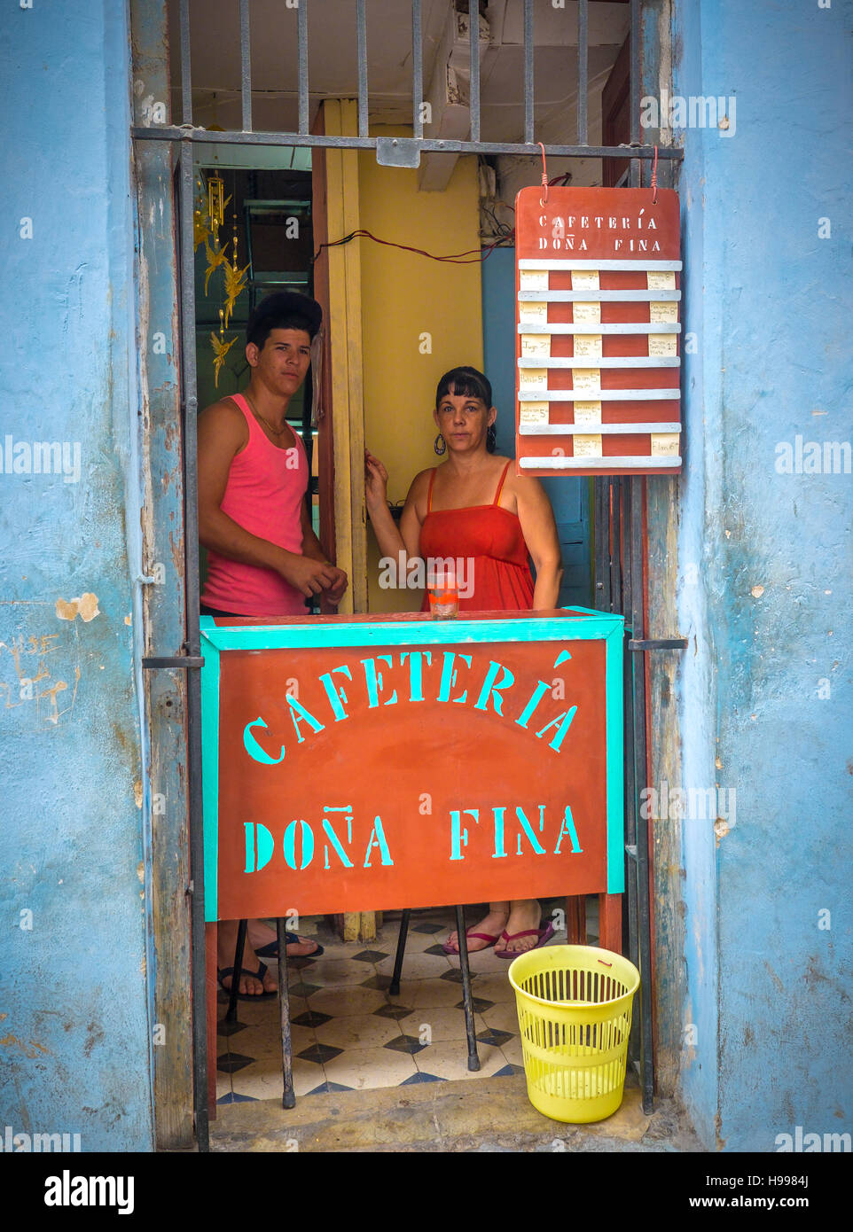 L'Avana, Cuba: Street scene, Old Havana Foto Stock