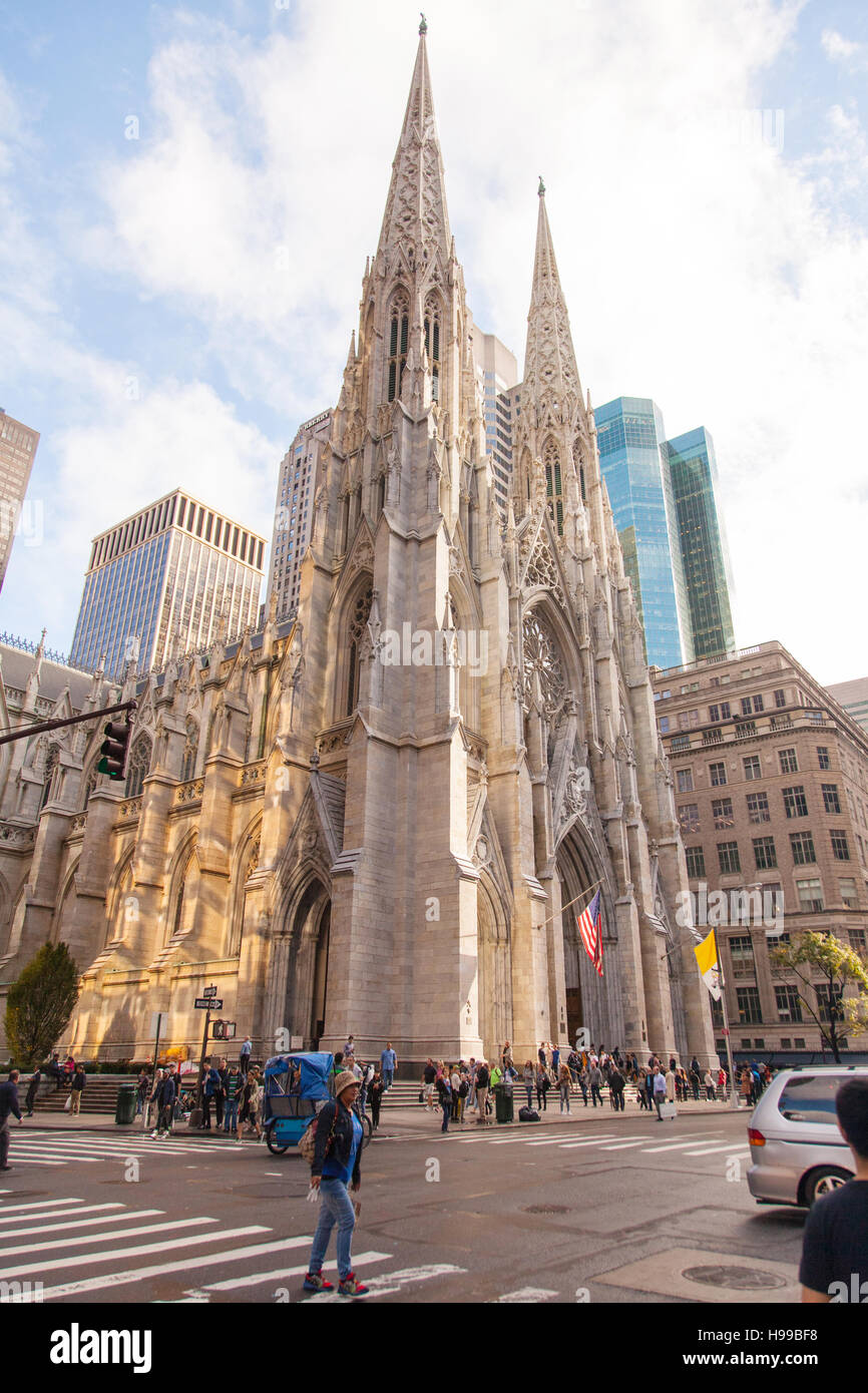 La Cattedrale di San Patrizio sulla quinta Quinta Avenue, Manhattan,New York City, Stati Uniti d'America. Foto Stock