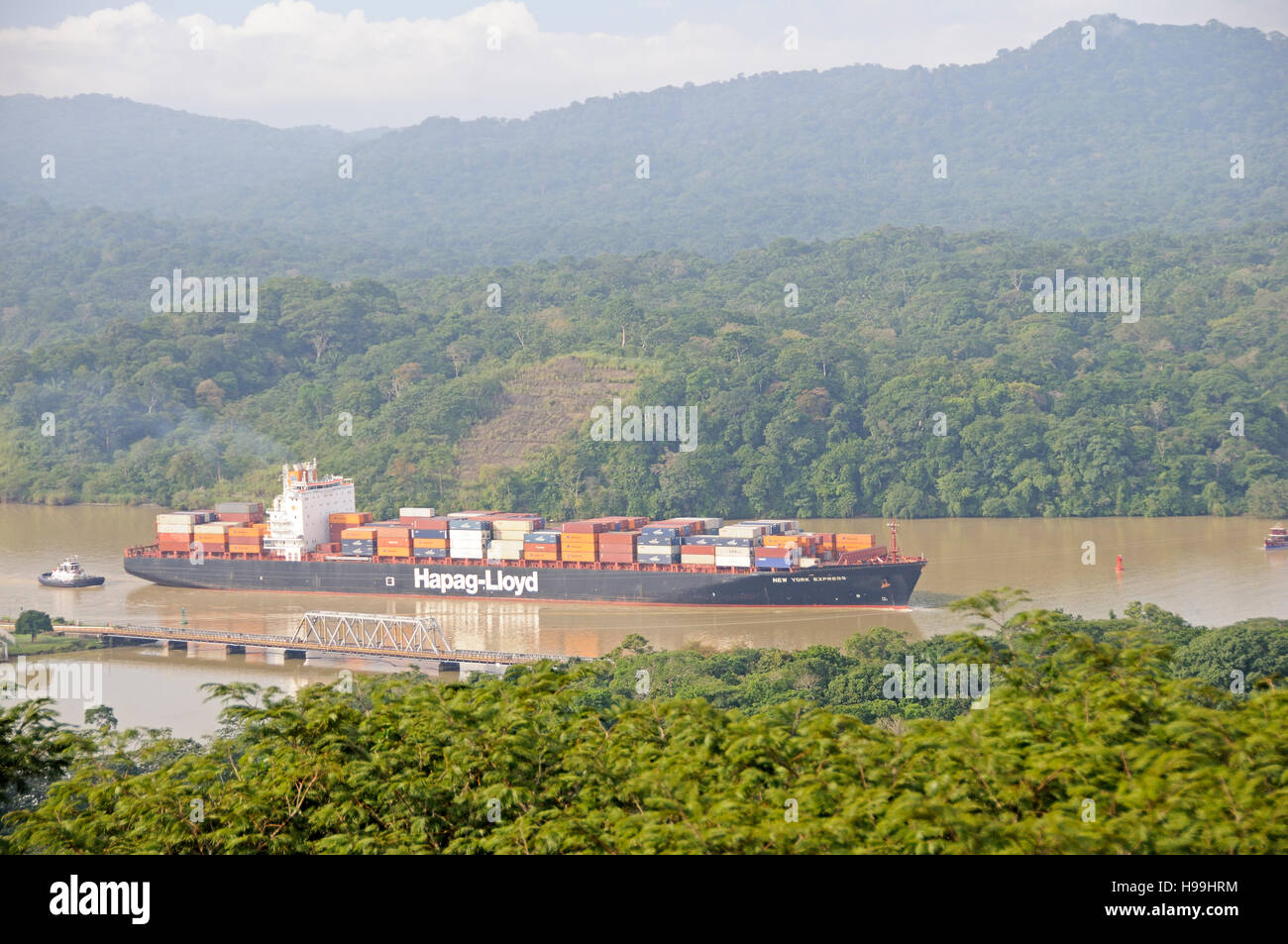 Container sul Canale di Panama, Gmaboa, Panama Panama Canal Foto Stock