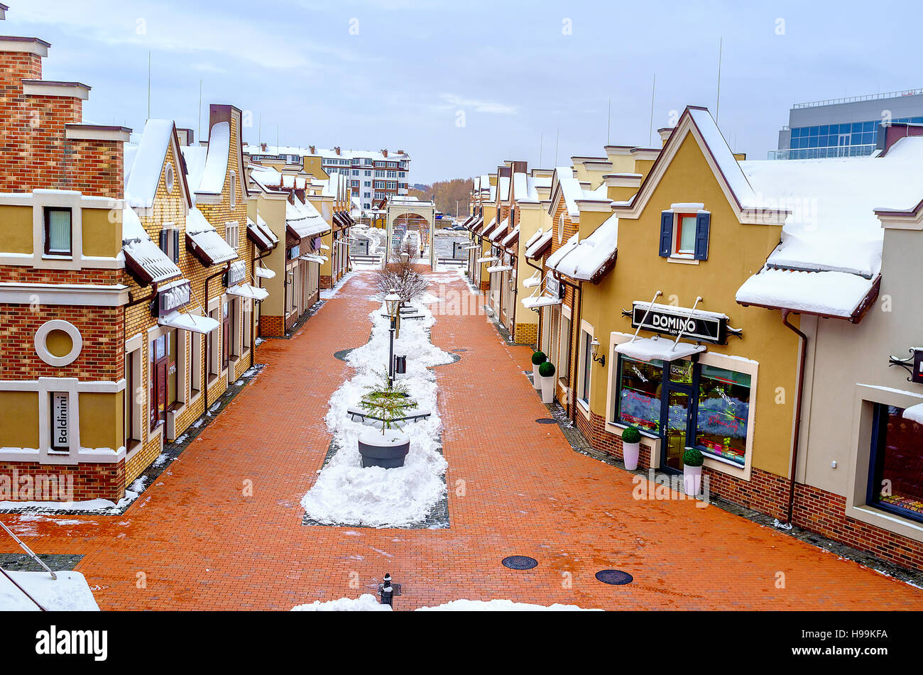 Stile olandese shopping City vanta scenic case in mattoni con gambrel tetti e gronde curvo, Kiev Foto Stock