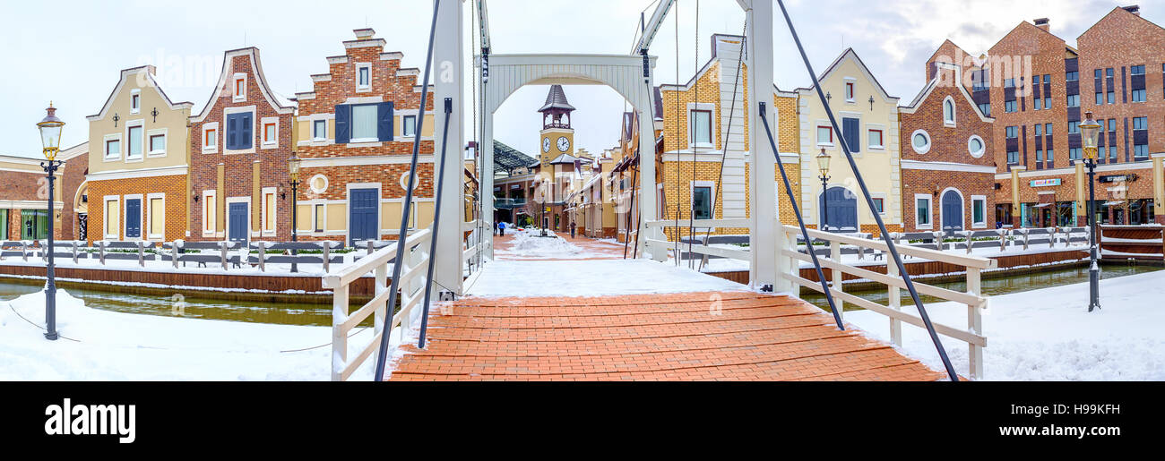 L'unico ponte levatoio in città è situato in olandese in stile Revival quartiere dello shopping, Kiev. Foto Stock