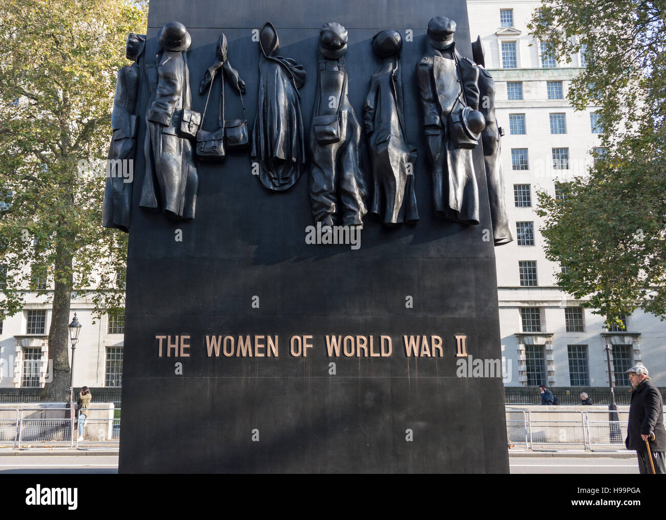 Le Donne della seconda guerra mondiale di John W. Mills', Whitehall, Londra, UK Foto Stock