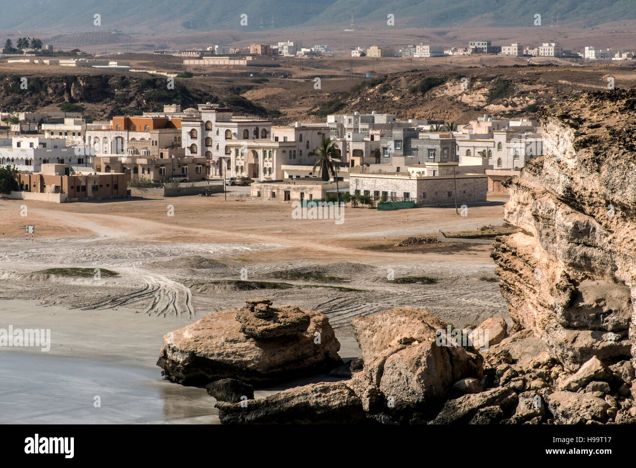 Vista coastside Taqah città plateau Salalah Dhofar Sultanato di Oman 16 Foto Stock