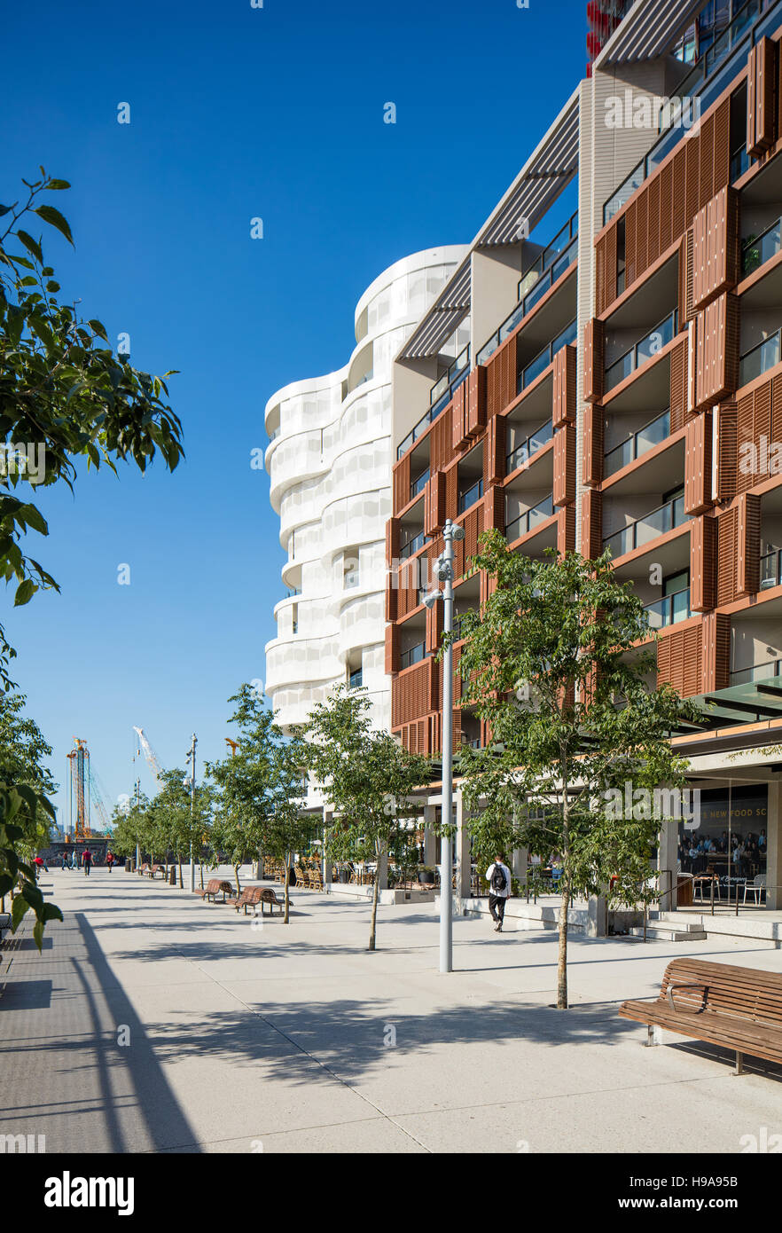 Architettura lungo la zona foreshore al molo di Barangaroo a Sud di Sydney Foto Stock