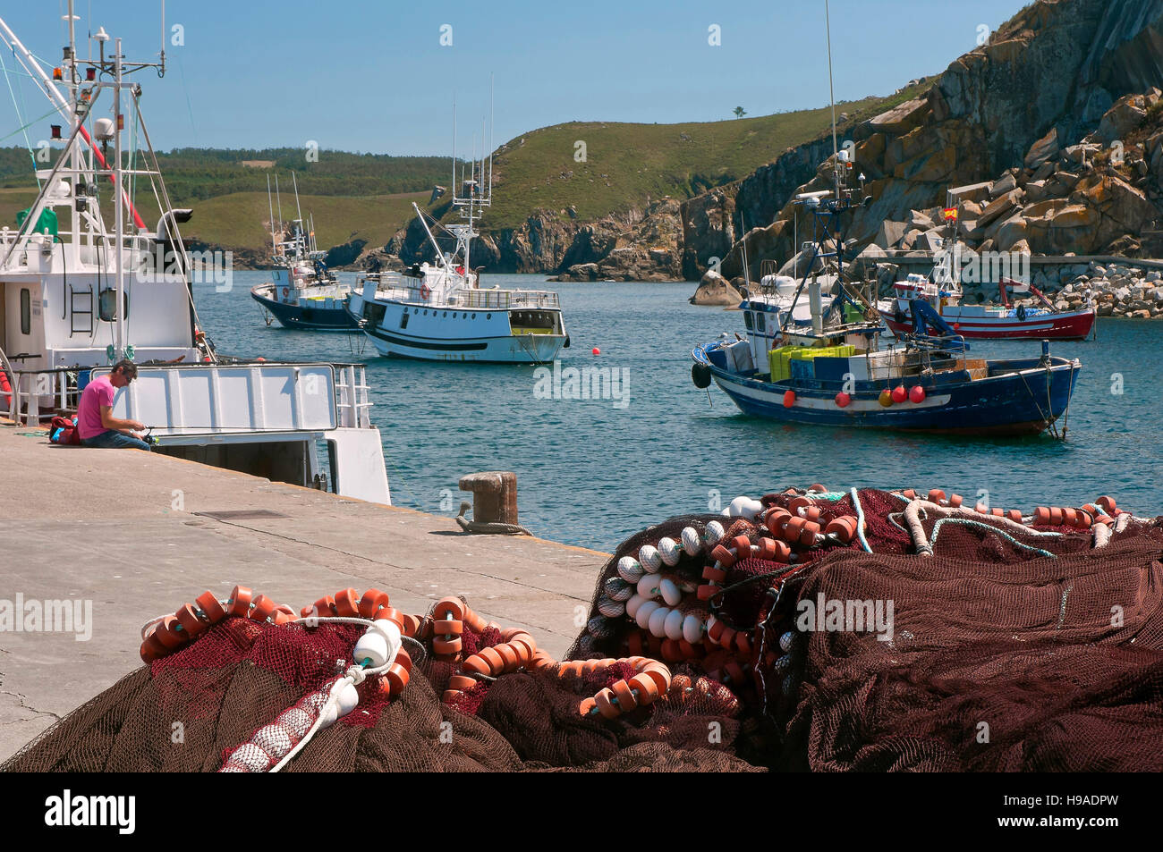 Porto di pesca, Malpica de Bergantiños, La Coruña provincia, regione della Galizia, Spagna, Europa Foto Stock