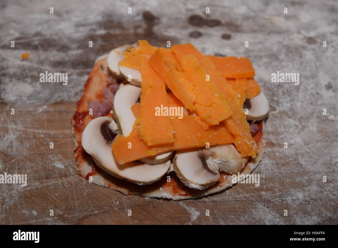 Pane appena sfornato mini pizza Foto Stock