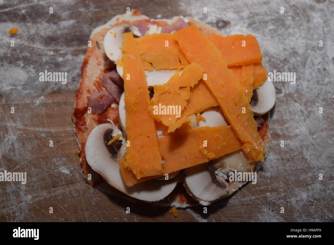 Mini pizza con le erbe Foto Stock