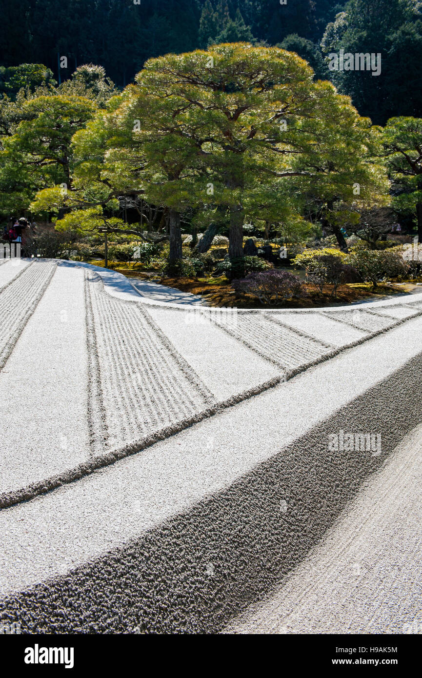 Un giardino Zen a Ginkaku-ji, una villa denominata Padiglione di Argento costruita nel 1482 per Shogun Ashikaga Yoshimasa. Ora è uno Zen tempio buddista. Foto Stock