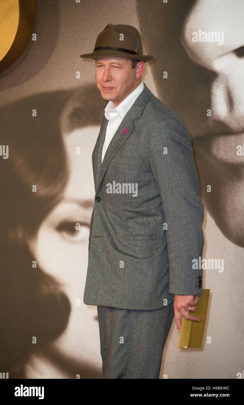 Londra, Regno Unito. Xxi Nov, 2016. Anton Blake assiste il Regno Unito Premiere di "Allied' di Odeon Leicester Square il 21 novembre 2016 a Londra, Inghilterra. Credito: Gary Mitchell/Alamy Live News Foto Stock