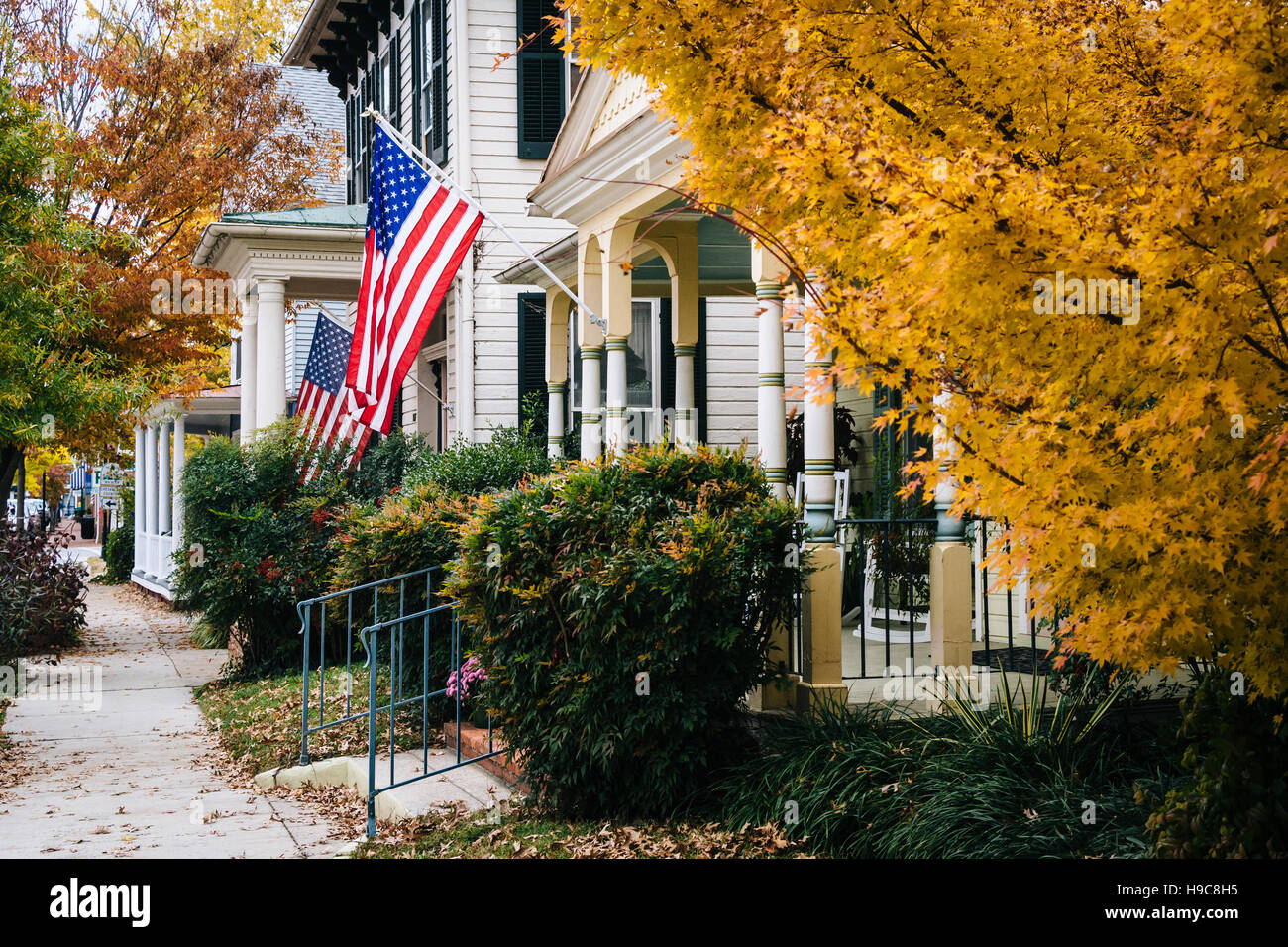Colore di autunno e casa in Easton, Maryland. Foto Stock