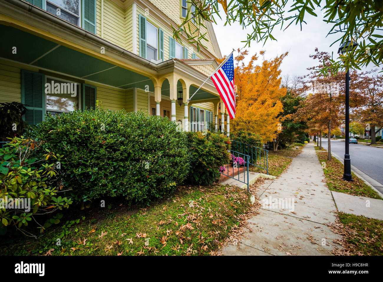 Colore di autunno e la casa nel centro di Easton, Maryland. Foto Stock