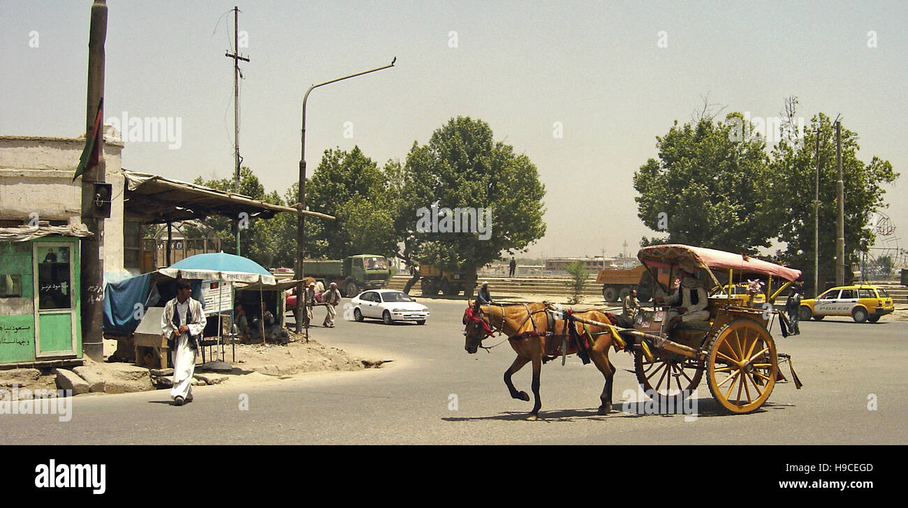 Il 29 maggio 2004 una scena di strada a Kabul, Afghanistan. Foto Stock