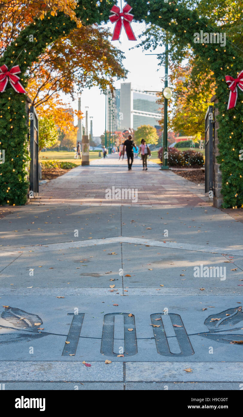 Downtown Atlanta, la Georgia il Centennial Olympic Park, costruita per il centenario 1996 Olimpiadi di estate ospitati in Atlanta. (USA) Foto Stock