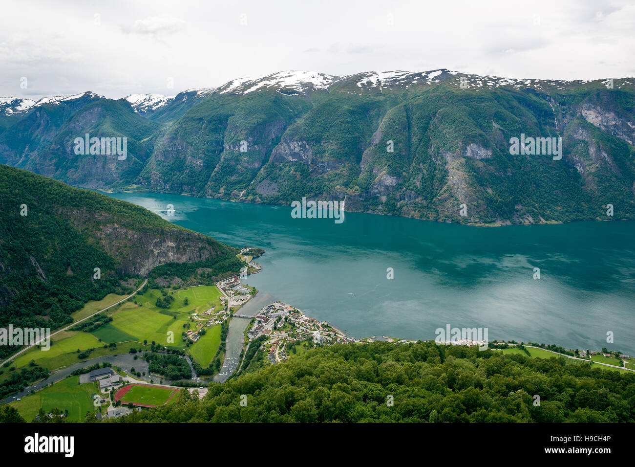 Città di Aurlandsvangen vista aerea, Norvegia Foto Stock