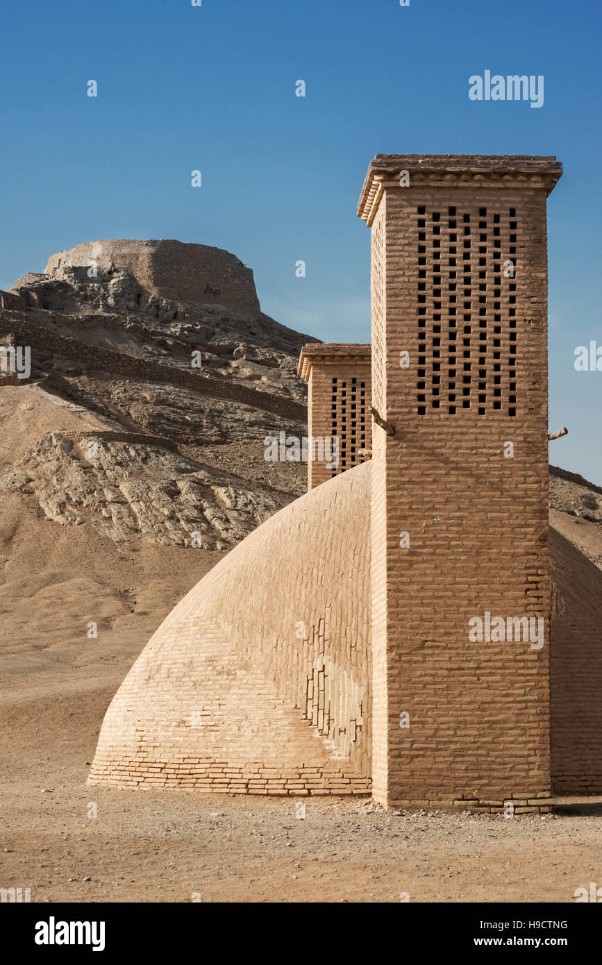 Rovine zoroastriana di torri di silenzio Yazd Iran Foto Stock