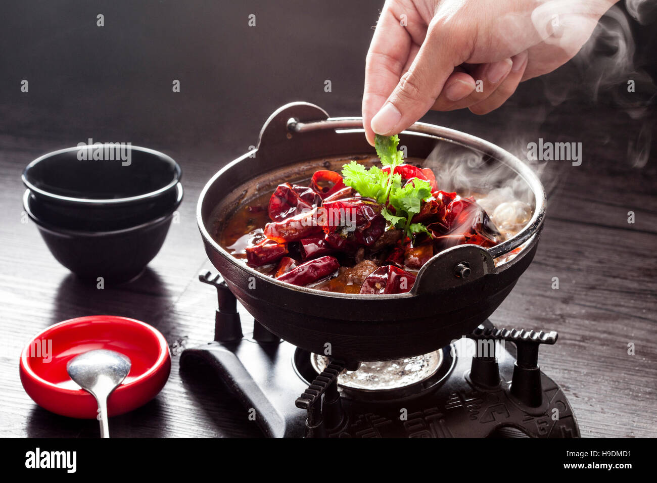 Sichuan pot di peperoncino, cinese tradizionale cucina speziata Foto Stock