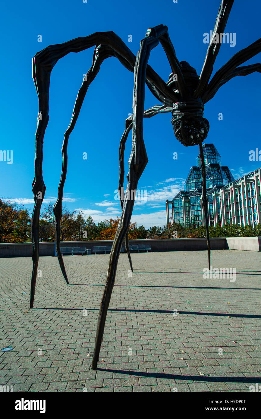 Spider scultura davanti alla National Gallery of Canada, Ottawa, Canada Foto Stock