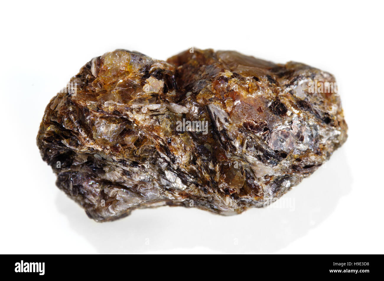 Muscovite e biotite minerali coinvolgendo cristallo di quarzo Foto Stock