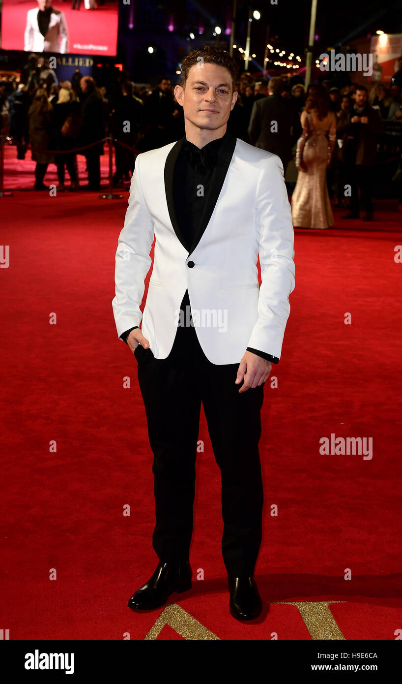 Vincenzo La Torre che frequentano il "Allied' UK Premiere di Odeon Leicester Square, Londra. Foto Stock