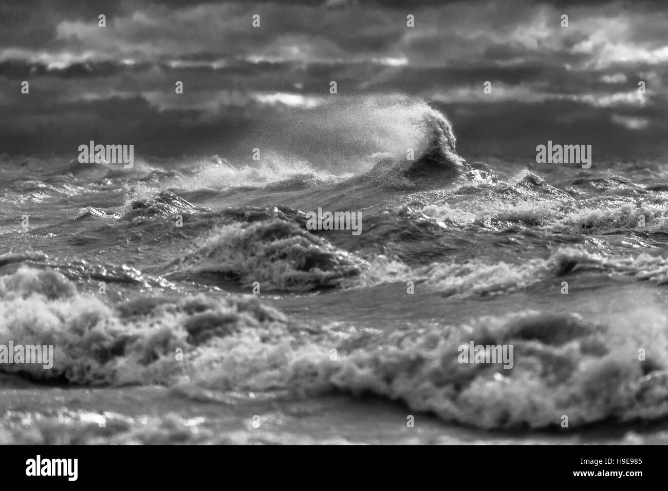 Il Gales di Novembre è il nome dato al vento che frusta i Grandi Laghi al punto appare come un oceano o mare. Foto Stock