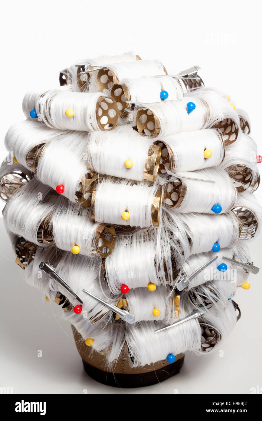 Parrucca di produzione - Applicazione di ricci per Curly Wig. Foto Stock