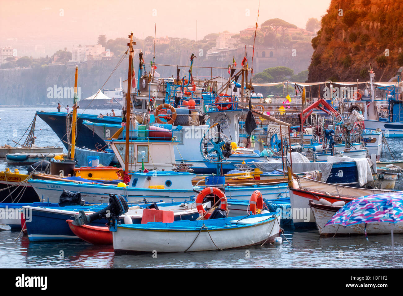Il porto di Sorrento, il Golfo di Napoli, campania, Italy Foto Stock