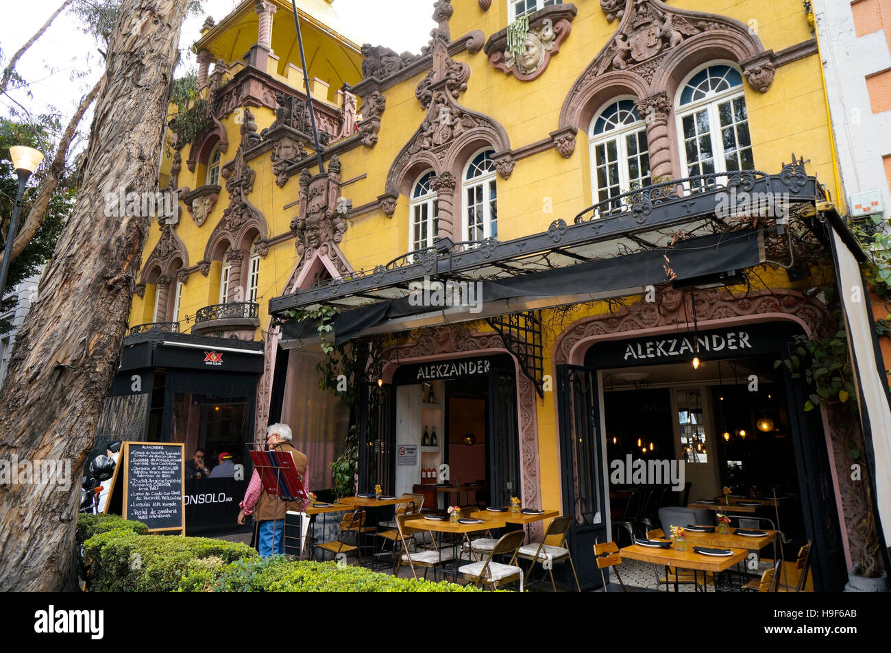 Ristorante alekzander su Avenida Alvaro obregon nella roma norte quartiere di Città del Messico, Messico Foto Stock