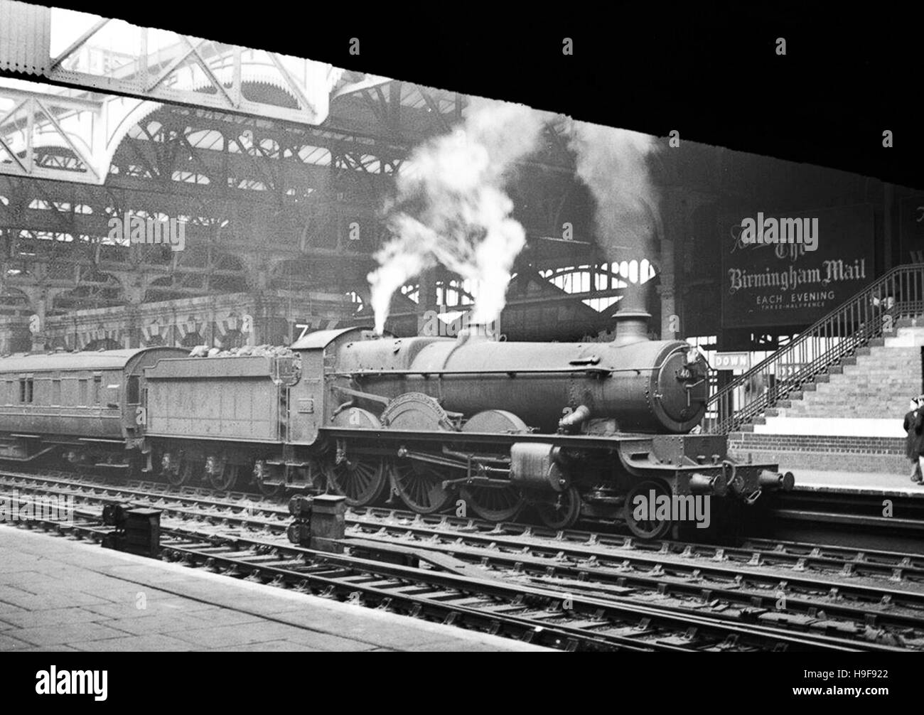 Locomotiva a vapore treno a Birmingham Snow Hill stazione ferroviaria degli anni sessanta Foto Stock