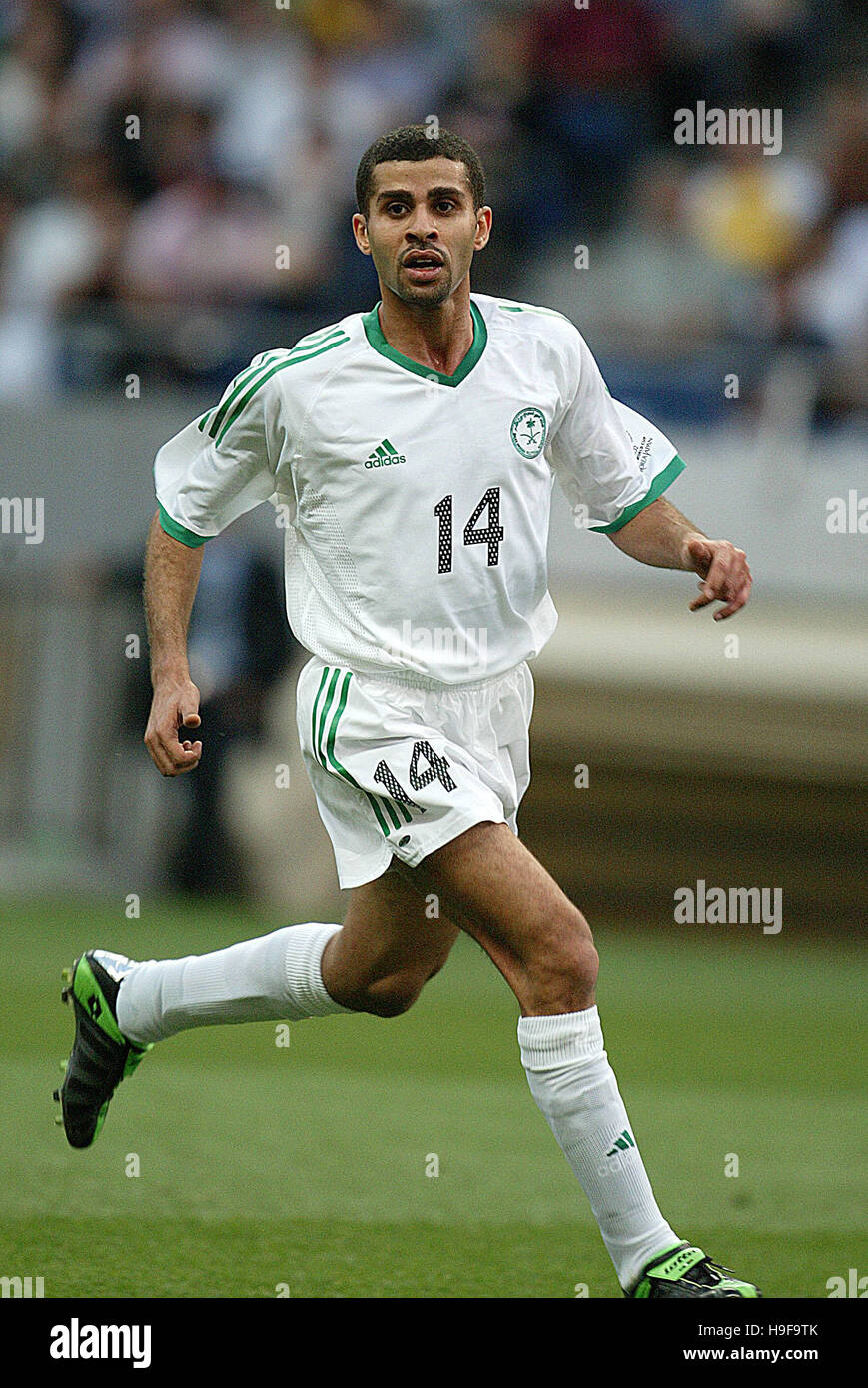 ABDULAZIZ KHATHRAN ARABIA SAUDITA SAITAMA STADIUM SAITAMA GIAPPONE 06 Giugno 2002 Foto Stock