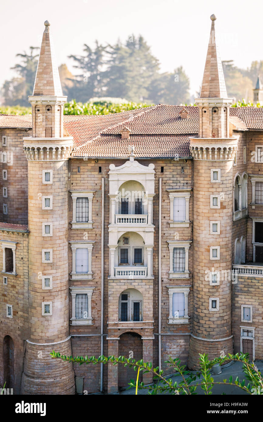 Bergamo, Italia - 30 Ottobre 2016: Leolandia è un parco di divertimenti famoso per la riproduzione in miniatura dei monumenti italiani. Foto Stock