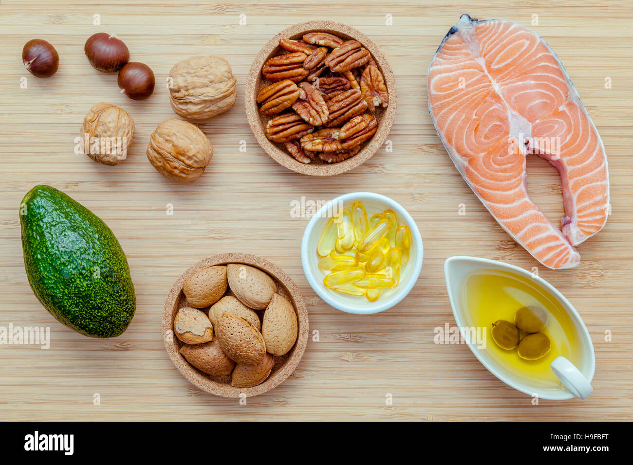 Selezione di fonti alimentari di omega 3 e di acidi grassi insaturi. Super fo Foto Stock