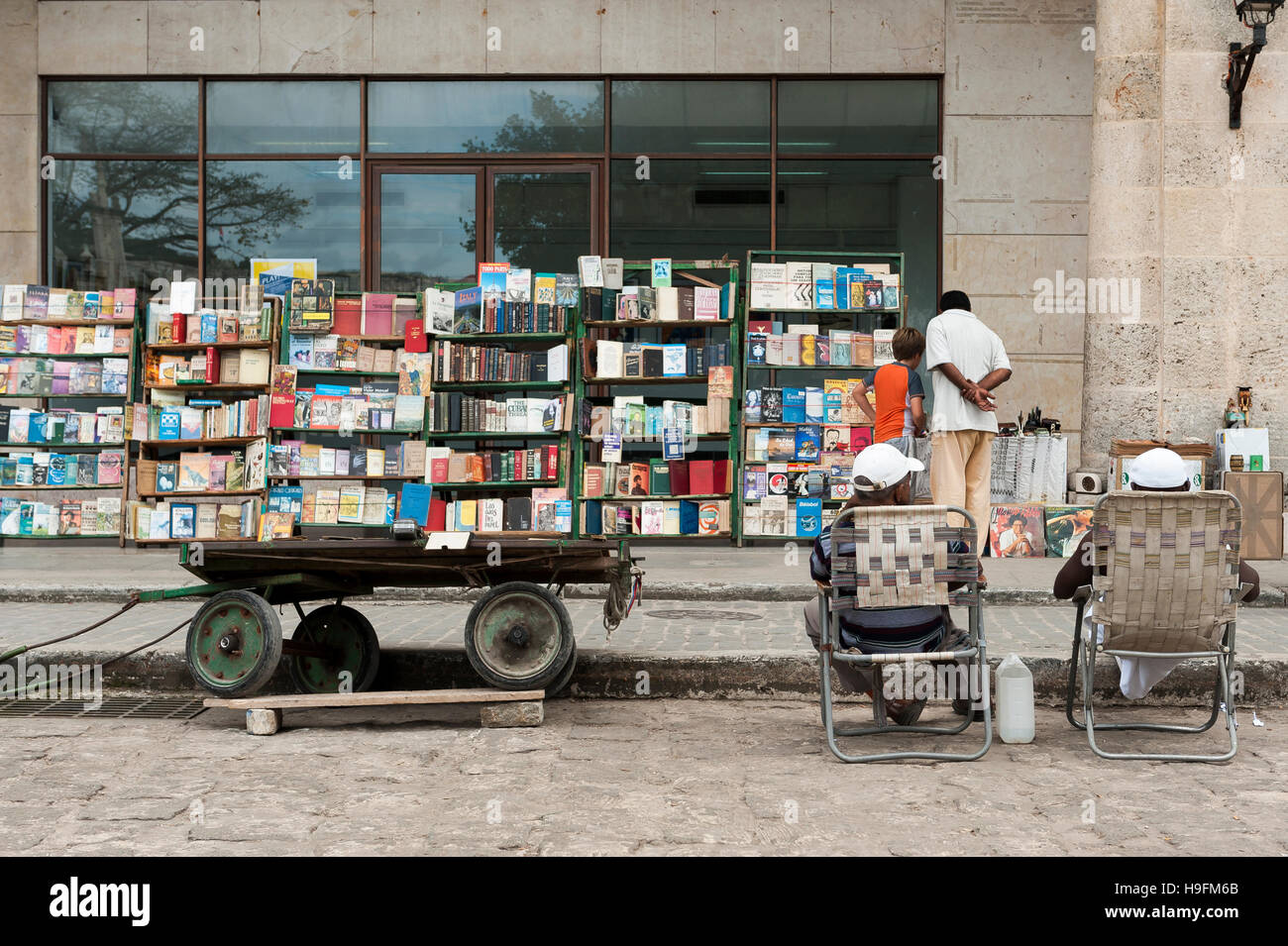 Libri usati per la vendita su strada a l'Avana Foto Stock