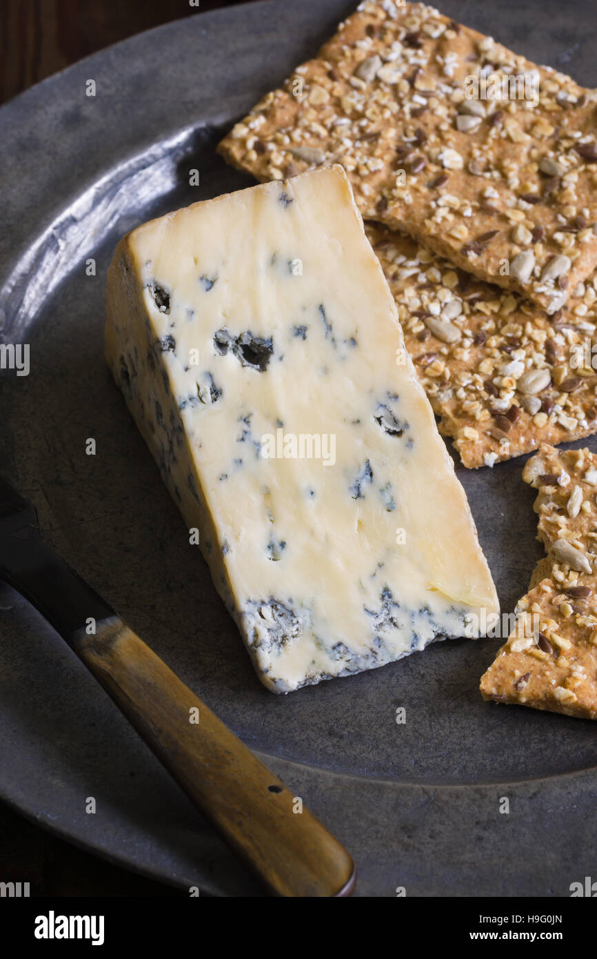 Perl Las o Blue Pearl una cremosa organici di fatto a mano blu gallese formaggio prodotto in Carmarthenshire Foto Stock