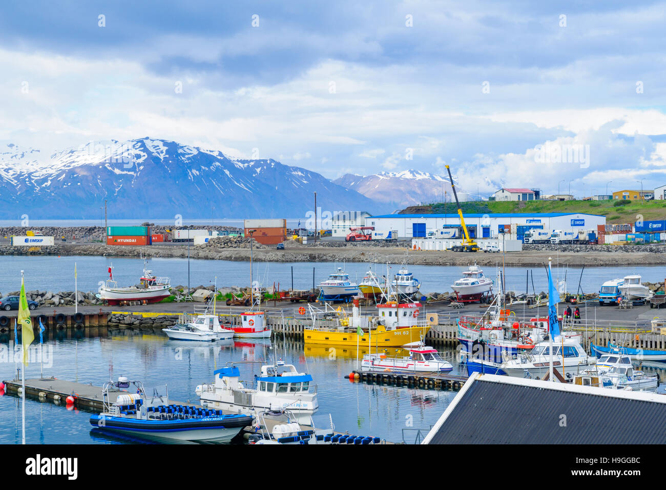 HUSAVIK, Islanda - 17 giugno 2016: la vista del porto di pesca di Husavik, nordest Islanda Foto Stock