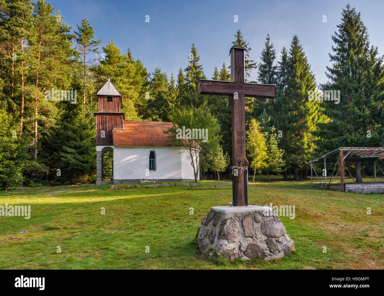Saint Anne cappella, Chiesa ungherese a Lacul Sfanta Ana, il cratere del lago nella parte orientale dei Carpazi, Székely Land, Transilvania, Romania Foto Stock