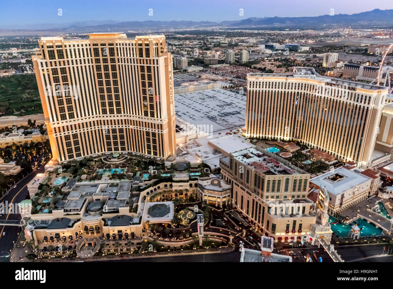 Vista aerea della veneta e Palazzo Alberghi la striscia di Las Vegas, Nevada, STATI UNITI D'AMERICA Foto Stock