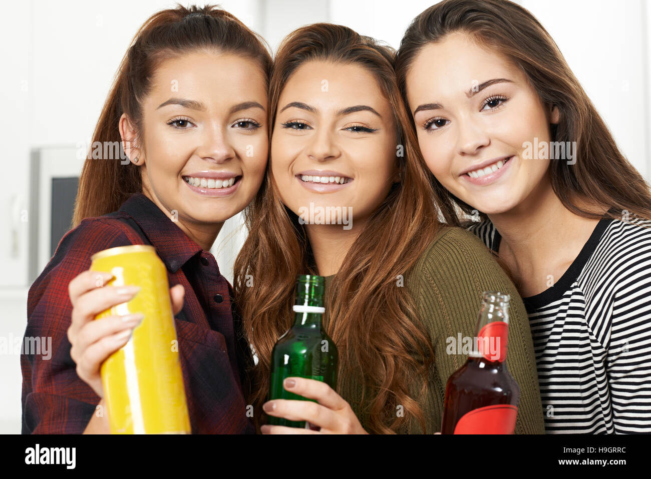 Adolescenti ragazze avendo sesso