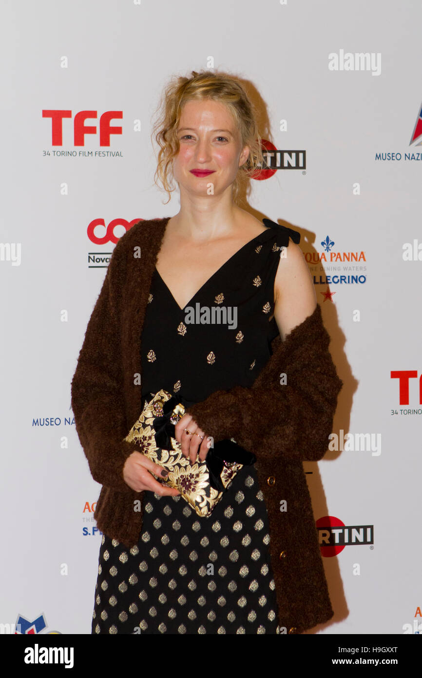 Torino, Italia. 22nd novembre 2016. L'attrice italiana Alba Rohrwacher partecipa alla cena di beneficenza durante il Festival del Cinema di Torino. Foto Stock