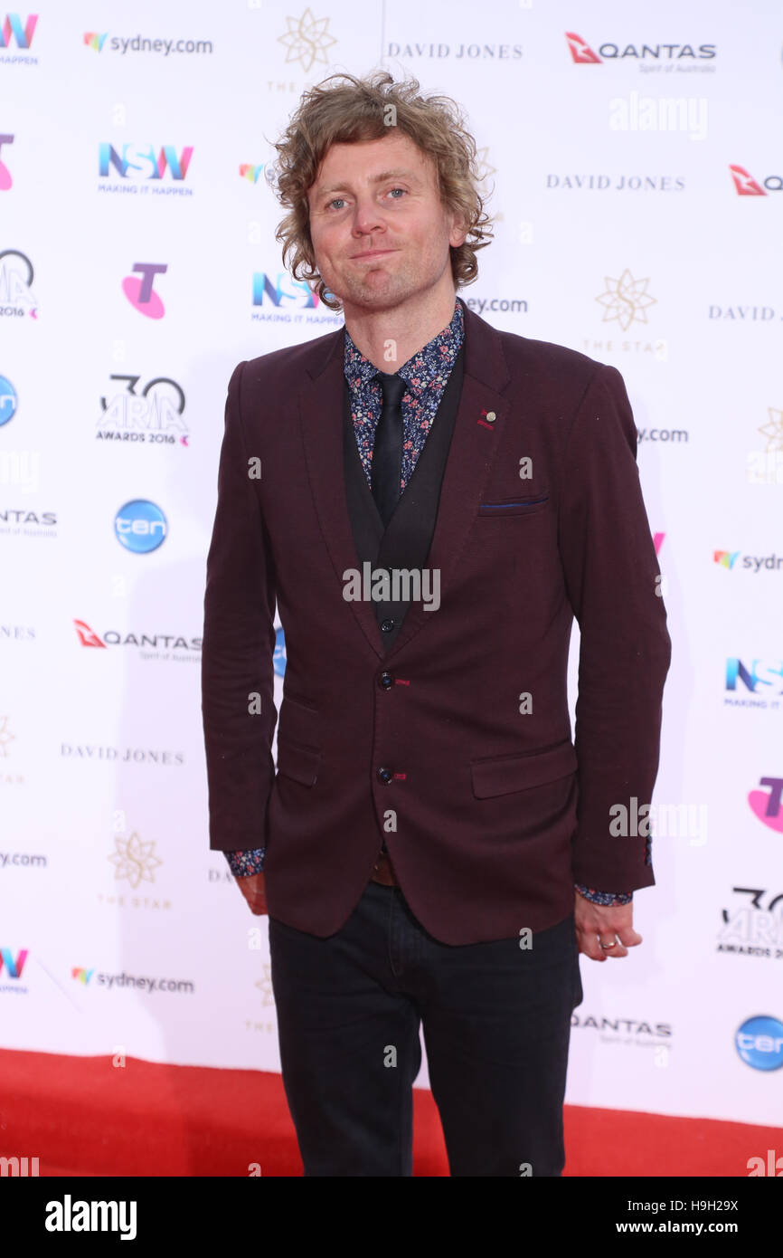 Sydney, Australia. Il 23 novembre 2016. Bob Evans arriva sul tappeto rosso per la trentesima ARIA Awards a stella, Pyrmont, Sydney. Credito: Credito: Richard Milnes/Alamy Live News Foto Stock