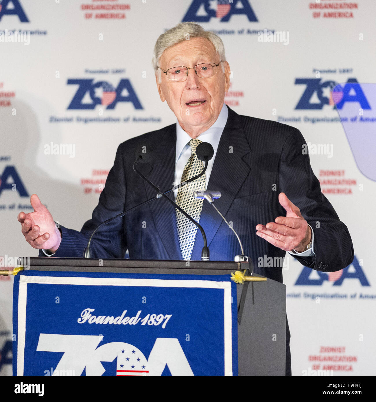 New York, New York, Stati Uniti d'America. Xx Nov, 2016. BERNARD MARCUS/BERNIE MARCUS (co-fondatore di Home Depot) intervenendo al 2016 Organizzazione sionista di America (ZOA) cena nella città di New York al Grand Hyatt il 20 novembre 2016. © Michael Brochstein/ZUMA filo/Alamy Live News Foto Stock