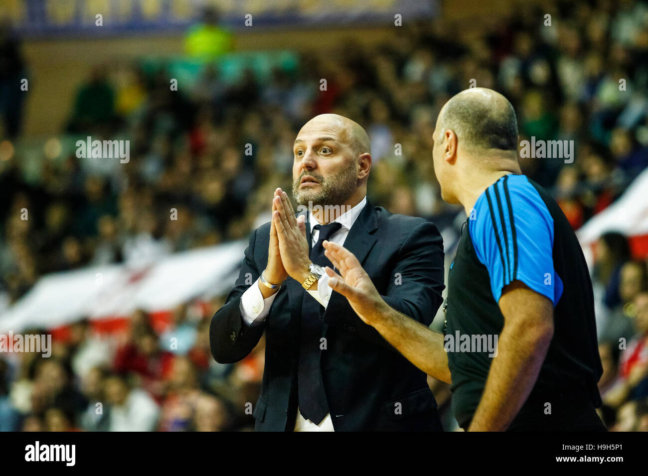 Murcia, Spagna. 23 Novembre, 2016. EuroCup di basket match tra sede dell'UCAM Murcia CB e FC Bayern Monaco di Baviera al Palacio de los Deportes in Murcia. Nell'immagine di Sasha Djordjevic. Credito: ABEL F. ROS/Alamy Live News Foto Stock