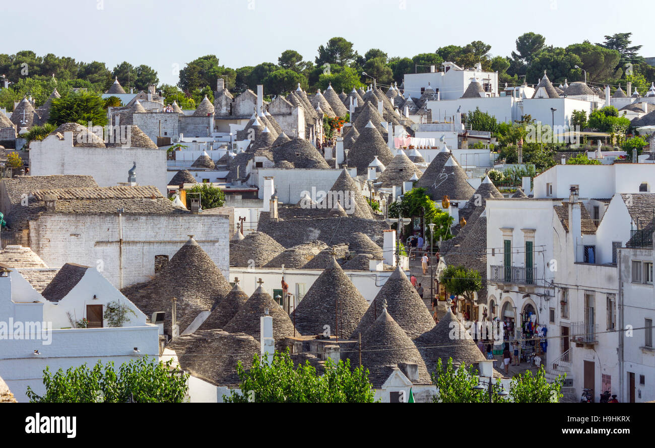 L'Italia. La puglia. Alberobello, trulli, case tipiche Foto Stock