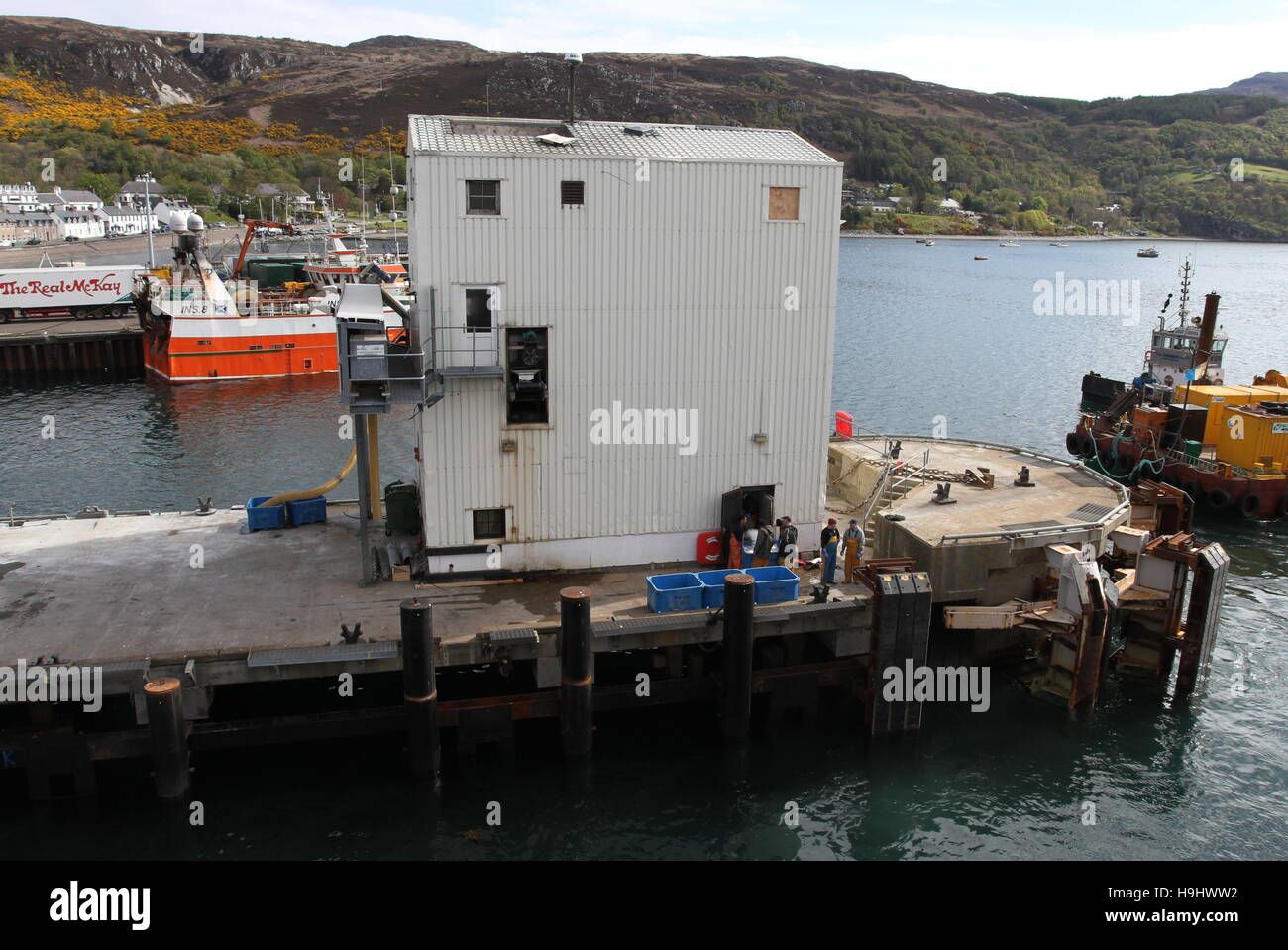 Macchina per il ghiaccio Ullapool Harbour Scozia maggio 2014 Foto Stock