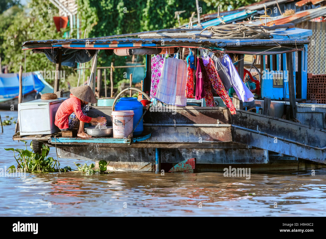 Il lavaggio della biancheria in Can Tho, Delta del Mekong, Vietnam Asia Foto Stock