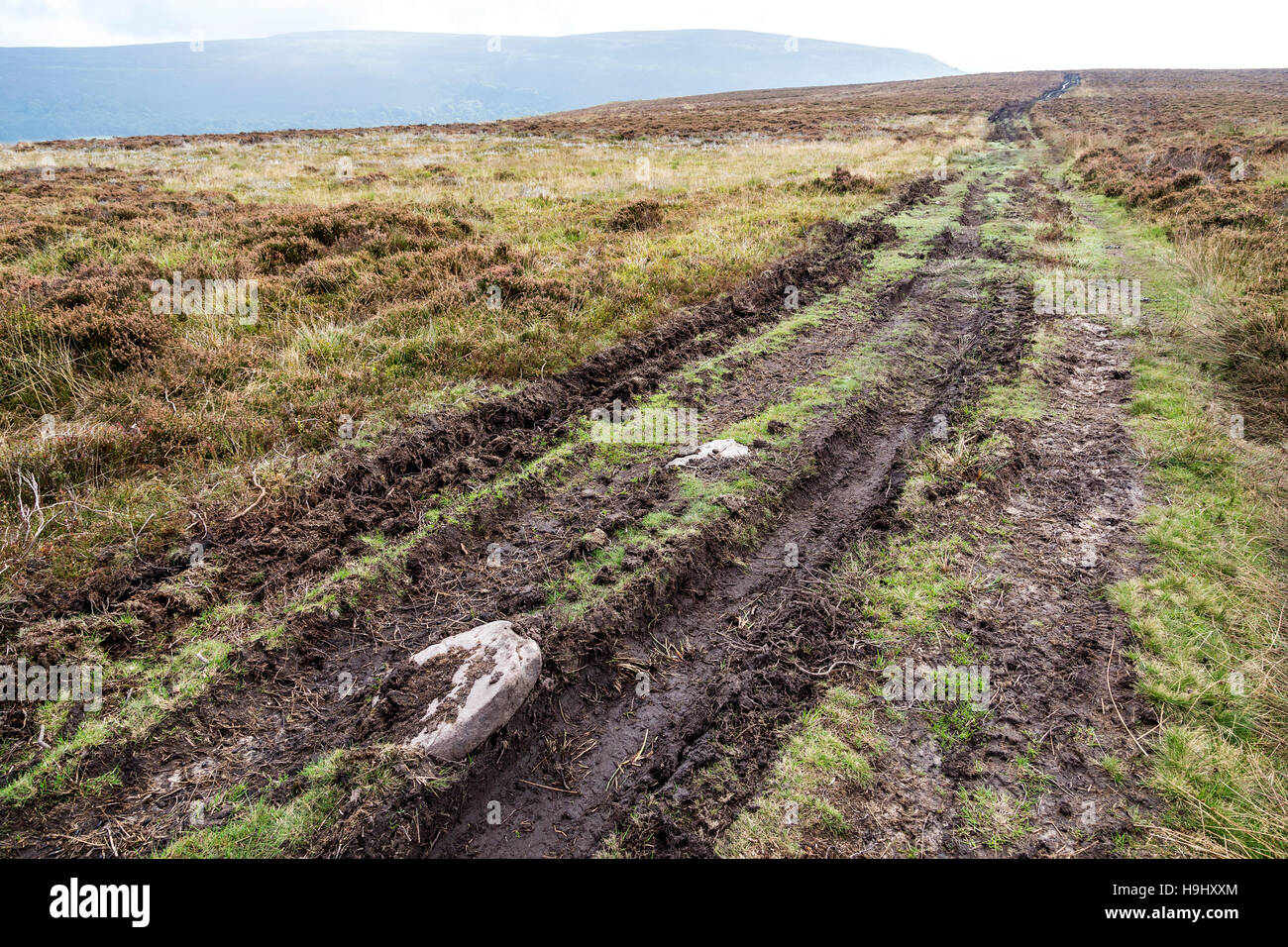 Danneggiamento del veicolo al sentiero pubblico su Bal-Mawr moor, Grwyne Fawr, Galles del Sud Foto Stock
