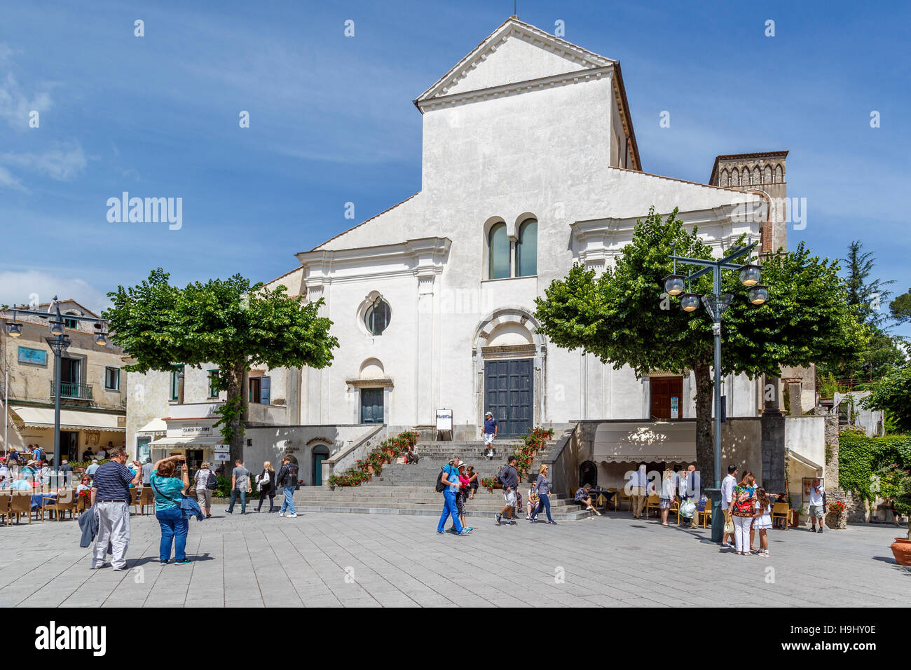 Il centro storico barocco e di stile romanico 1179 Duomo di Ravello, o la Cattedrale in Piazza Vescovado, Italia. Foto Stock