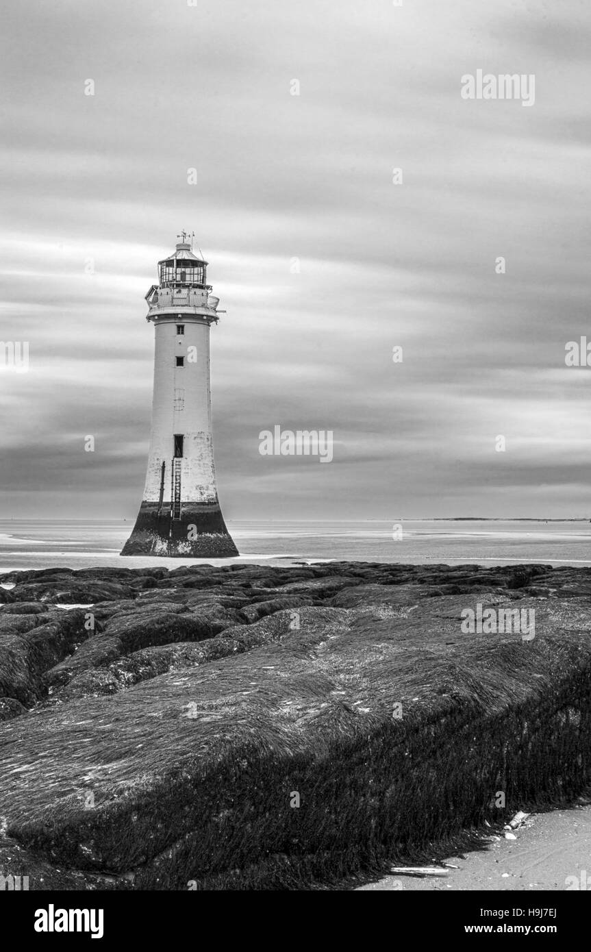 Il faro di Fort Persico, New Brighton, Wirral, Regno Unito. Prese con un 10stop filtro grad Foto Stock